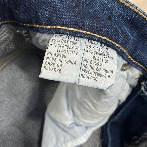 Vintage 90’s Super High-Rise Straight Leg Medium Wash Daily Jeans - Picture 3 of 6